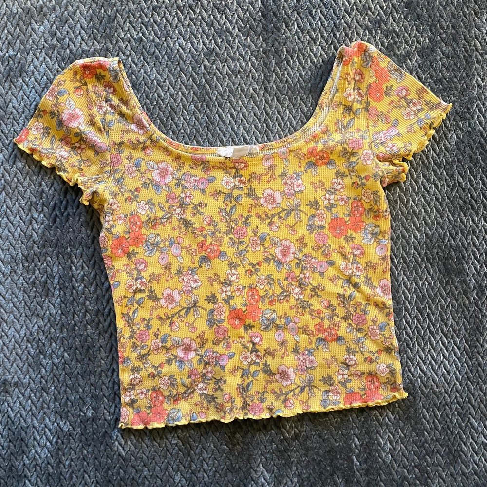 Yellow Floral Crop Top Tee - M